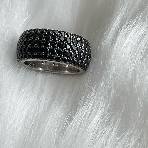 ✨Elegant Genuine Black Spinal and STERLING Silver Ring SIZE 7.5✨ - Picture 1 of 16